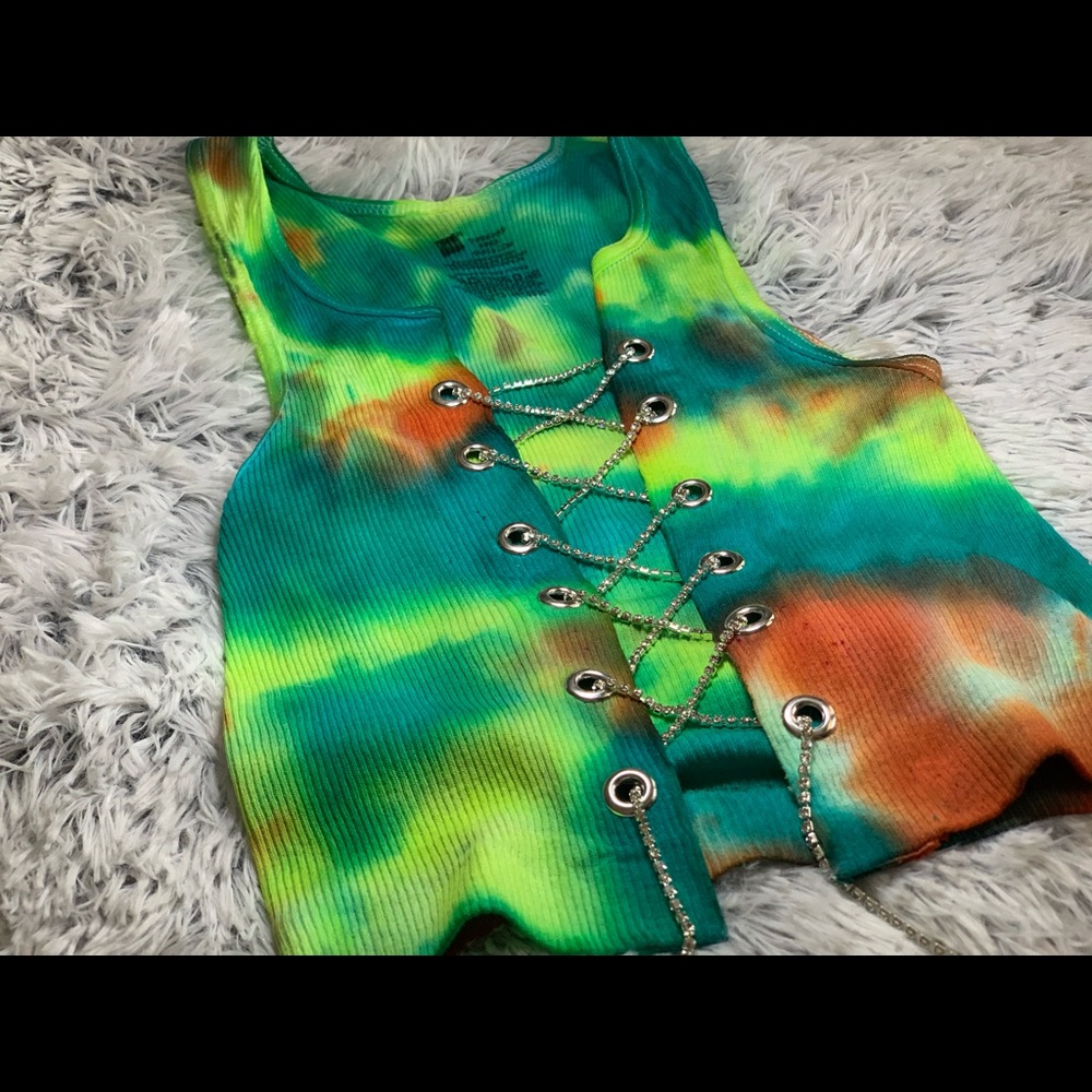 Tye dye chain crop tops